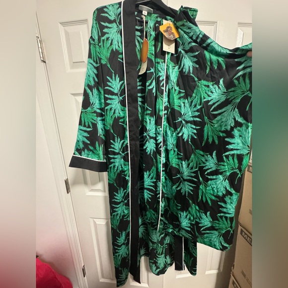 Fe noel Target robe and Pant - Picture 5 of 8